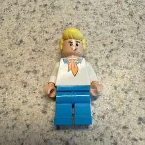 Lego Fred Jones Minifigure scd008 Scooby-Doo Mystery Machine 75902
